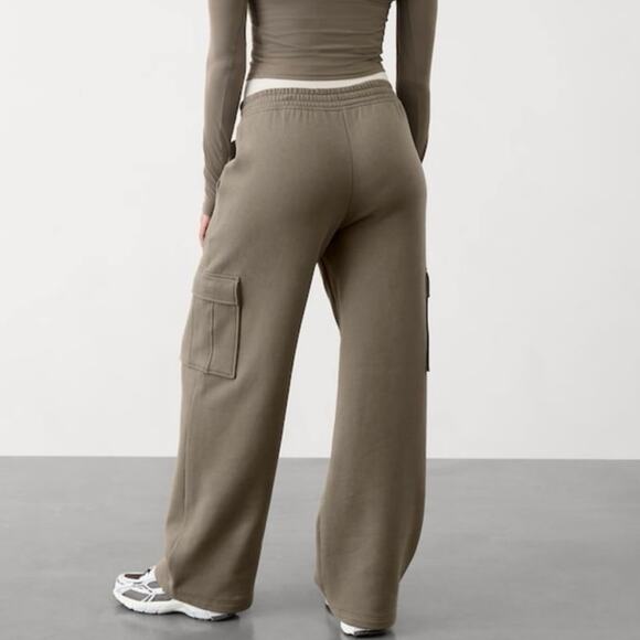 Athleta Easy Fleece Straight Leg Cargo Pant Mineral Size Large NWT - Picture 7 of 9